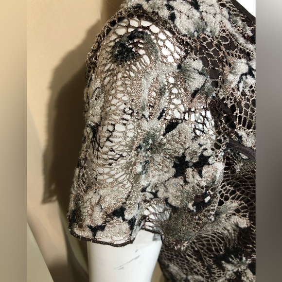 EUC CJ Banks Top - Picture 3 of 8